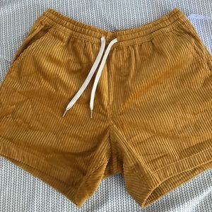 UO Corduroy shorts - Yellow/mustard color